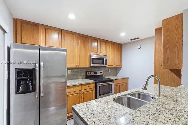 3 bed, 1225 sqft, $2,900 — Photo 4