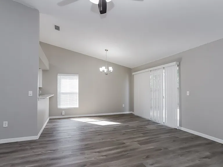 1217 Etchfield Cir — Photo 3