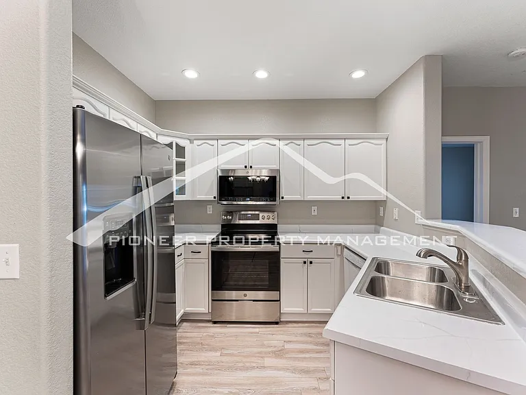 7459 S Alkire St #102 — Photo 4