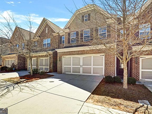 3rd image of 1237 Foxcroft Ln