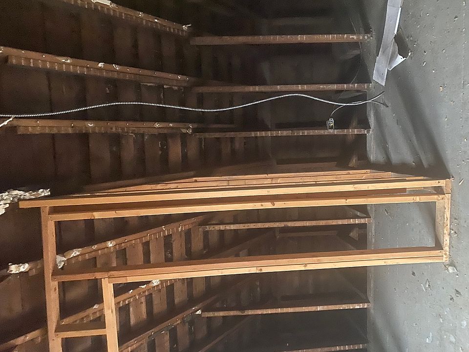 2nd image of 1811 Dempster St