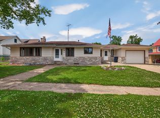 305 4th St, Parkersburg, IA 50665