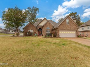 7 Greenwich Cv, Jackson, TN 38305