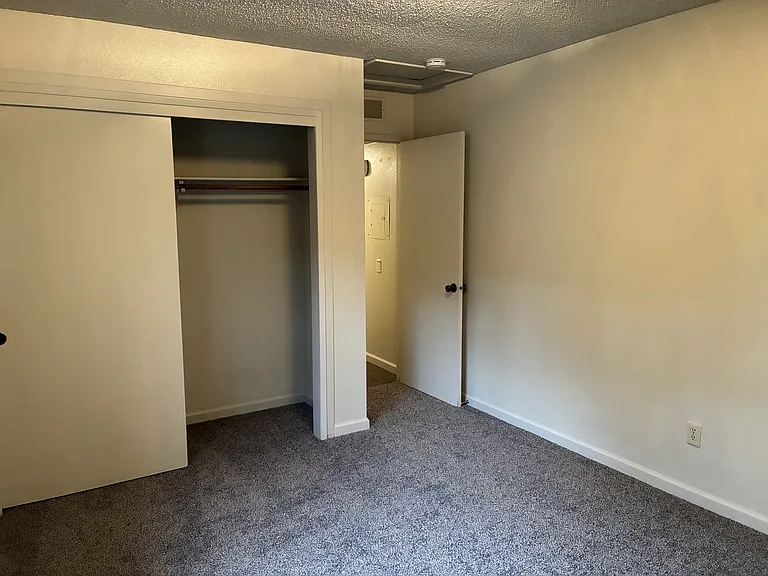 534 Sunrise Ave #C — Photo 8
