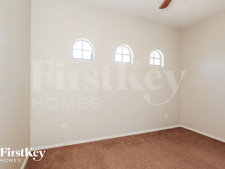 7803 S 5th Dr — Photo 13