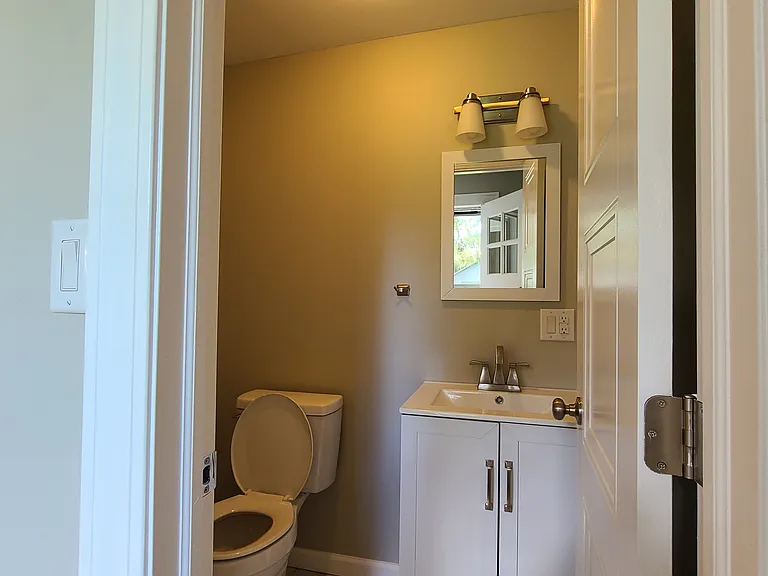 1114 N Madison St — Photo 14