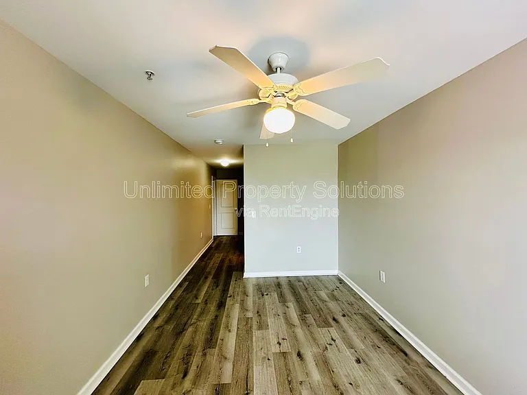 376 S Kerr Ave #305 — Photo 8