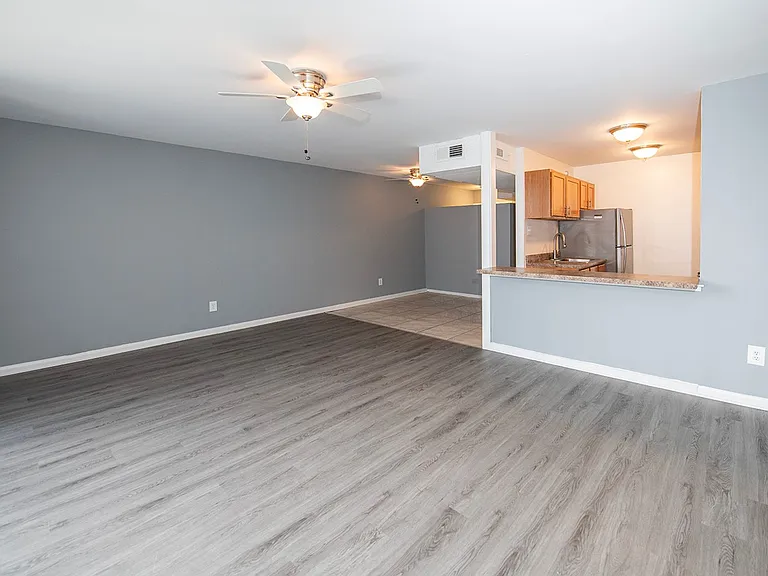 Creswood Apartments- Come home to Convenience! — Photo 24