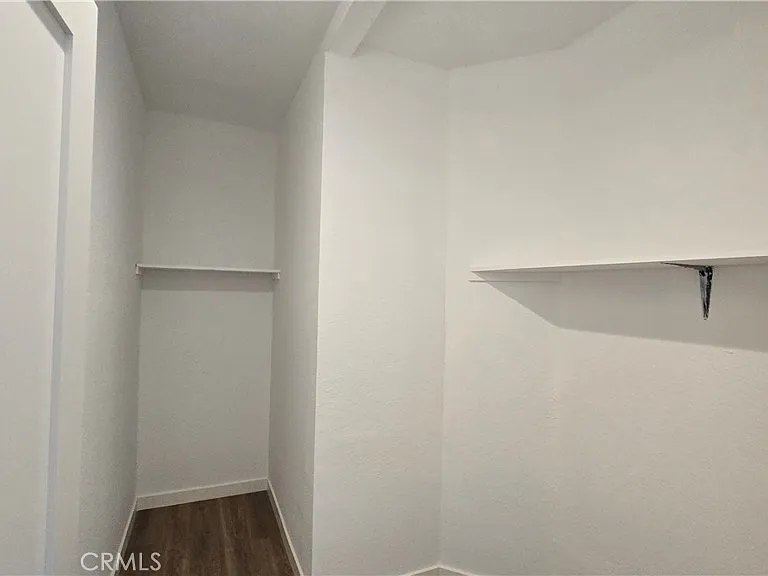 973 N Park Cir #5 — Photo 3