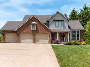 92 Devonshire Ct, Shelby, OH 44875