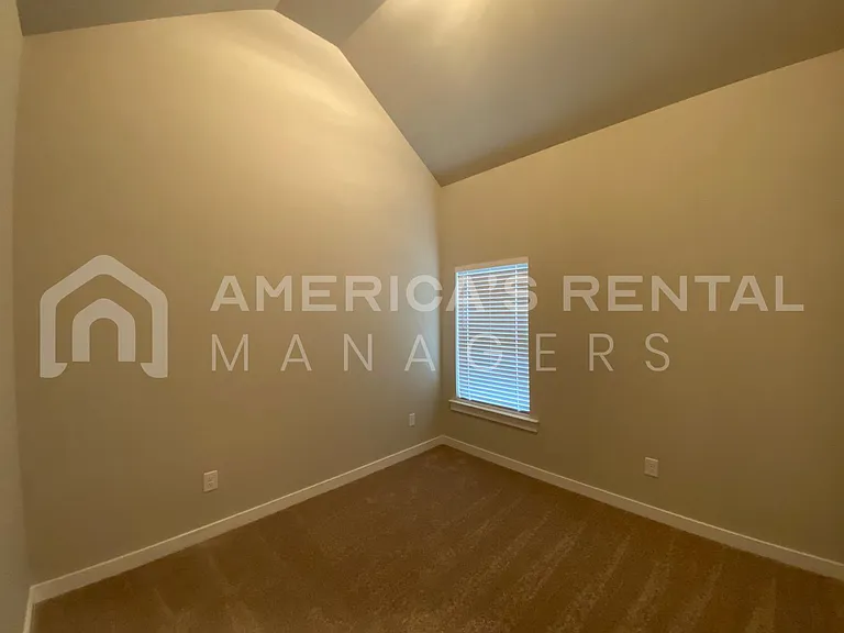 610 County Road 1616 — Photo 13