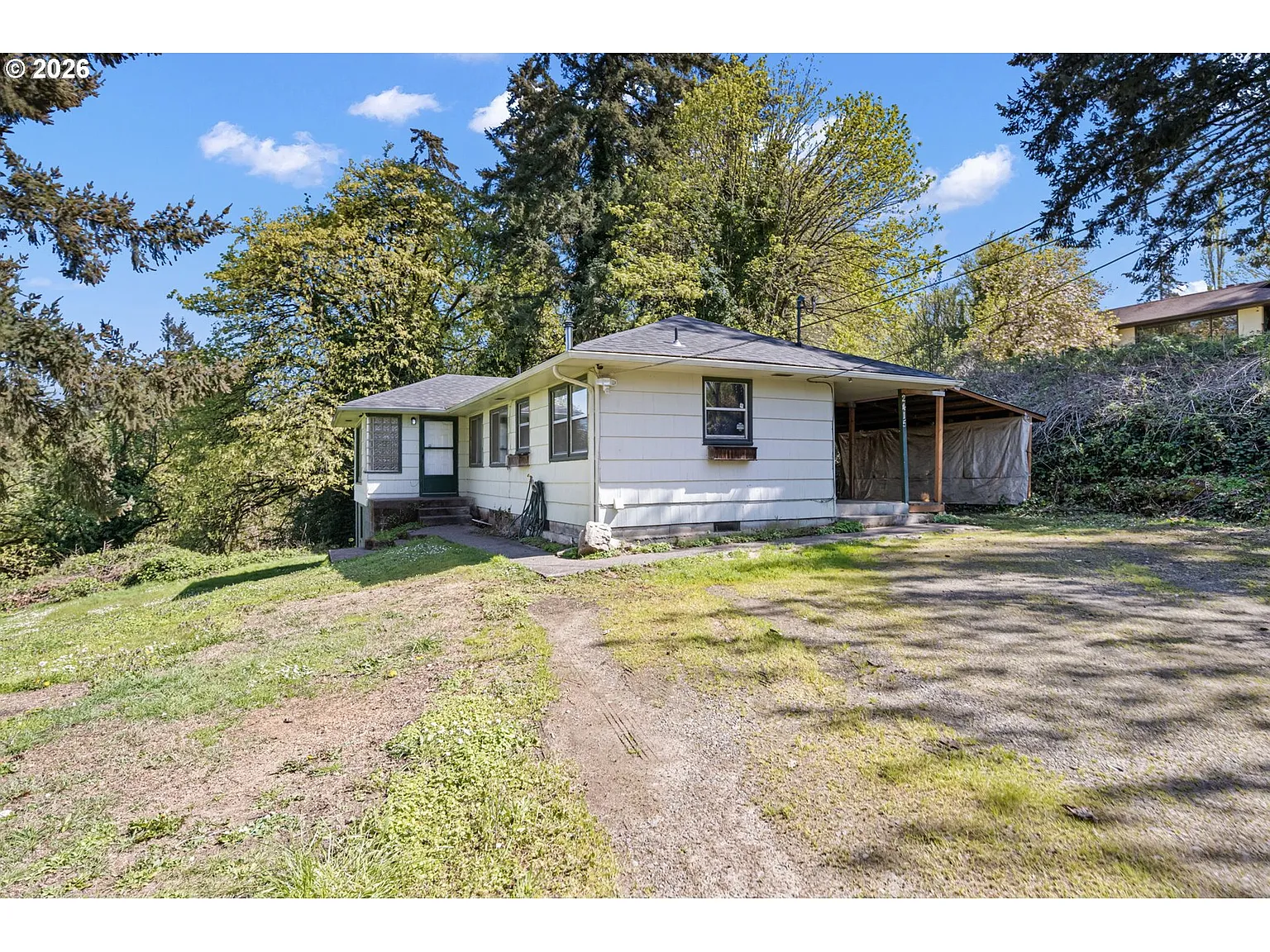 2415 Henderson Ave photo 1