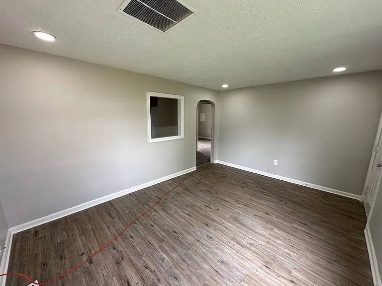 502 Garrard St — Photo 6