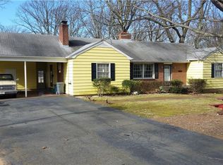 1104 Graystone Dr, Winston salem, NC 27105