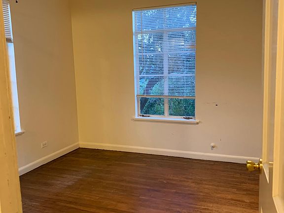 5th image of 230 E Mulberry Ave #3