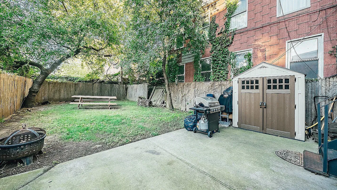 245 Frost St — Photo 2