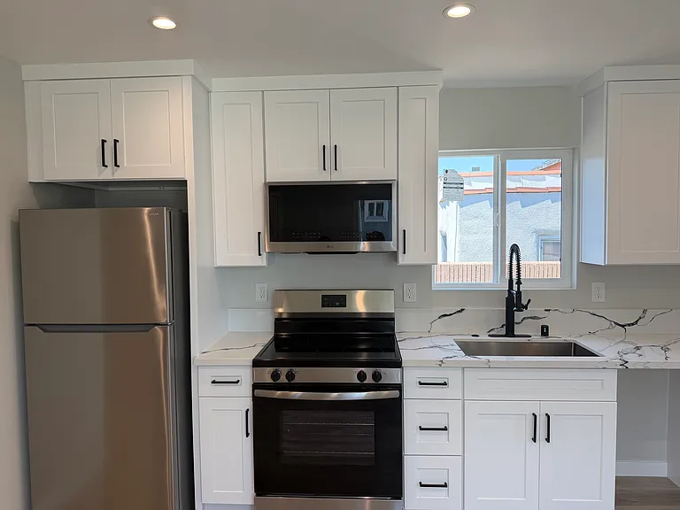 2303 W 79th St #1/2 — Photo 3