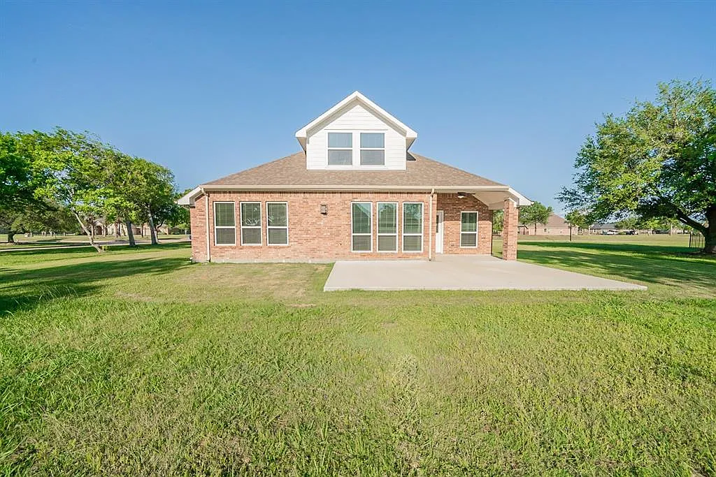Building Photo - 211 Houston Point Dr