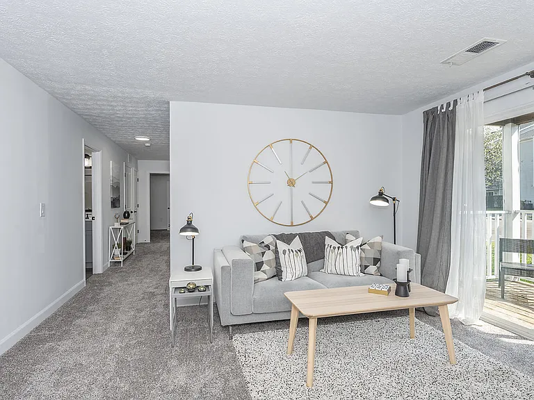 Galbraith Pointe Apartments and Townhomes — Photo 4