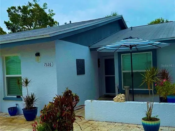 7326 Parkside Villas Dr, Saint Petersburg, FL 33709