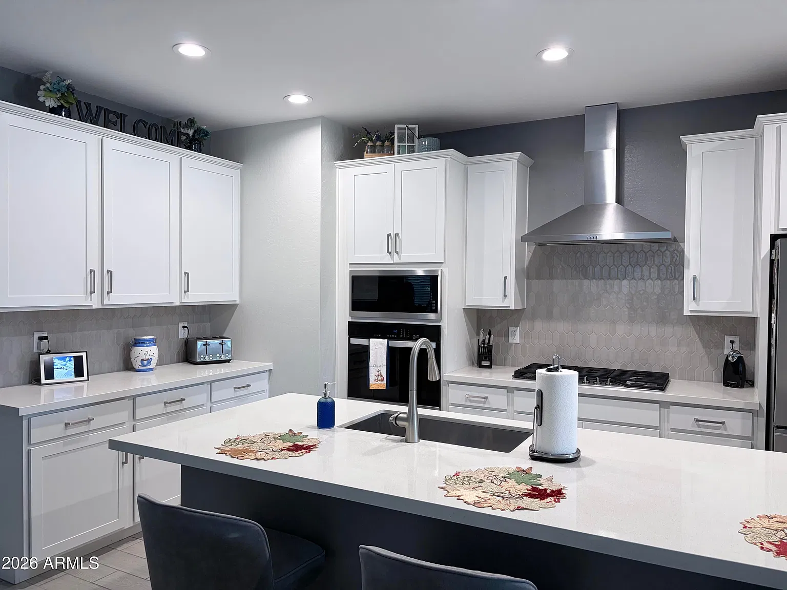 4 bed, $2,750 — Photo 1