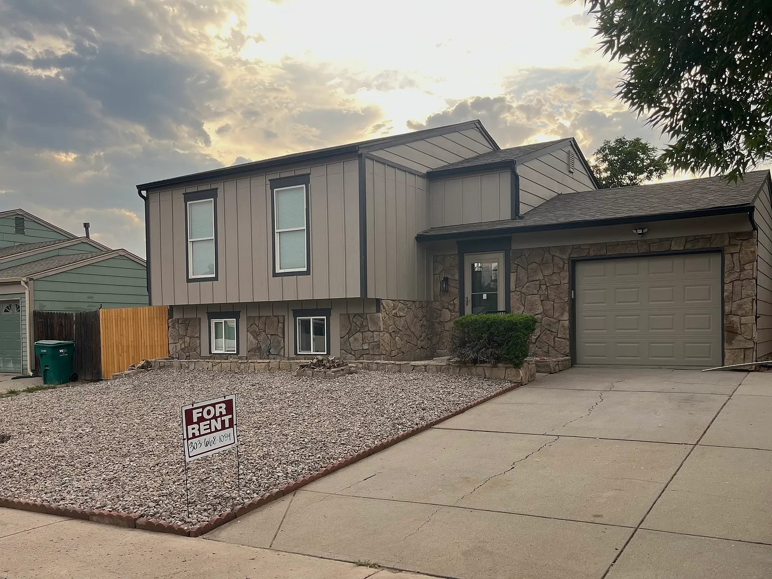 4 bed, 1644 sqft, $3,200 — Photo 2