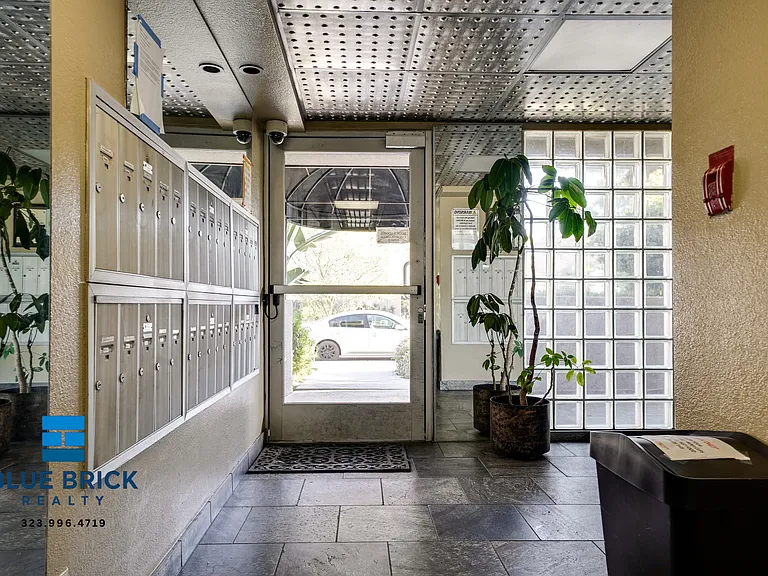 11225 Morrison St #118 — Photo 14