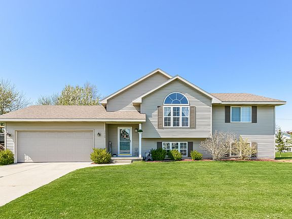 2nd image of 3865 Sydney Ct NW