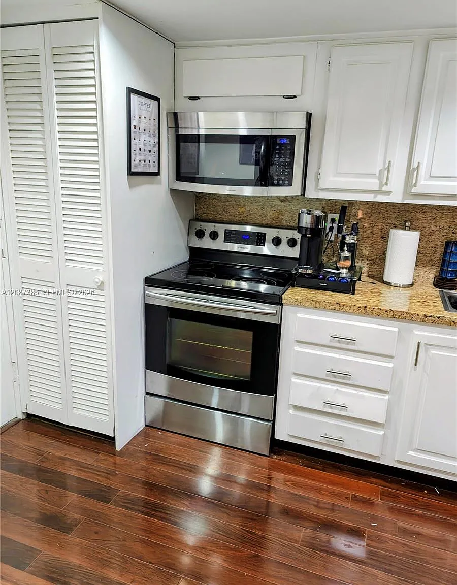 Brickell Bay Club Condo — Photo 3