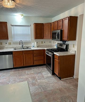 3rd image of 9677 Fireside Ln