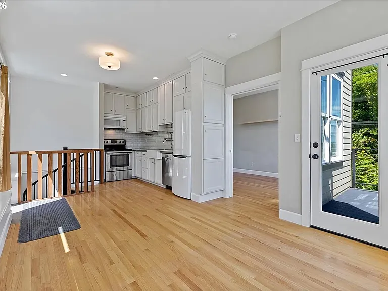7611 SW Fulton Park Pl — Photo 4