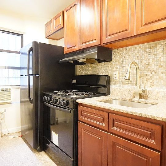 1st image of 551 2nd Ave #2RR