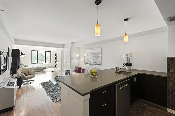 Sold by Nest Seekers International | media 9