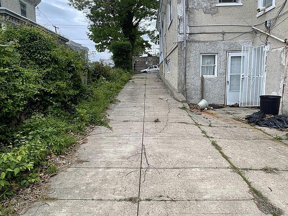 3rd image of 315 N 65th St