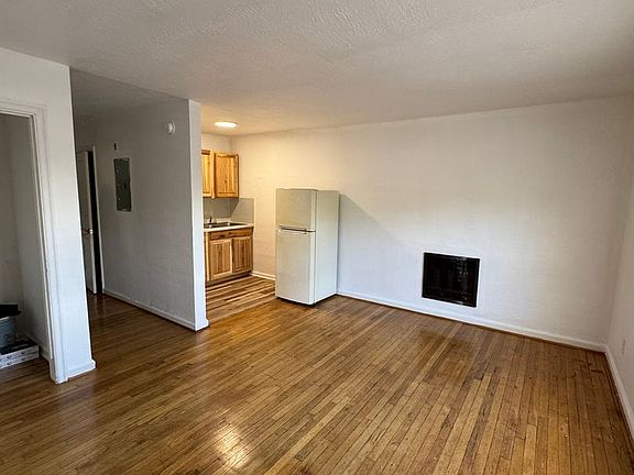 5th image of 620 W Fairhaven St #6