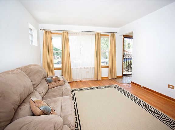 5th image of 15315 Evers St