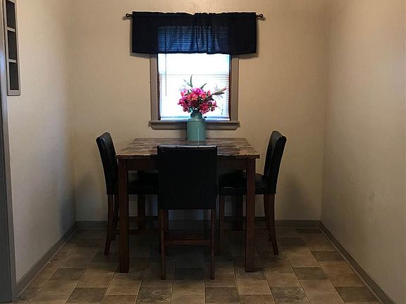 5th image of 1221 E Arrington Pl