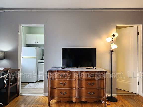 4th image of 1258 10th St N #203