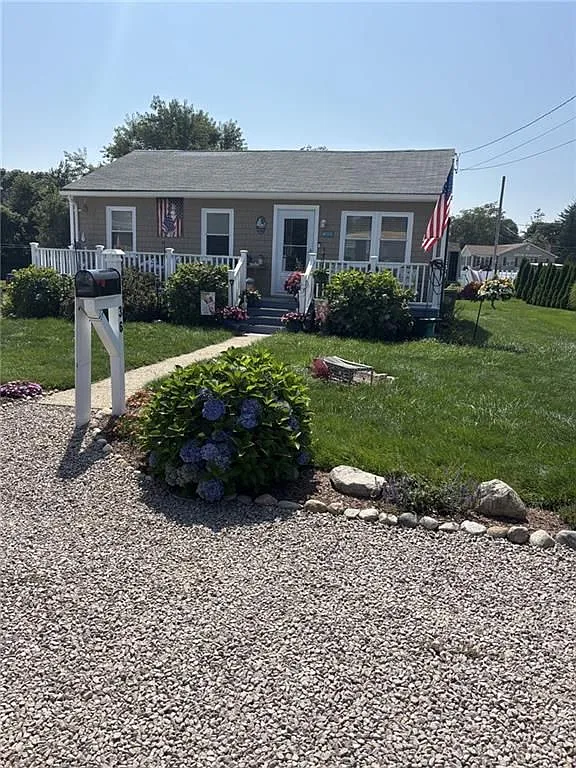 2 bed, 1.0 bath, 792 sqft, $2,000 — Photo 1