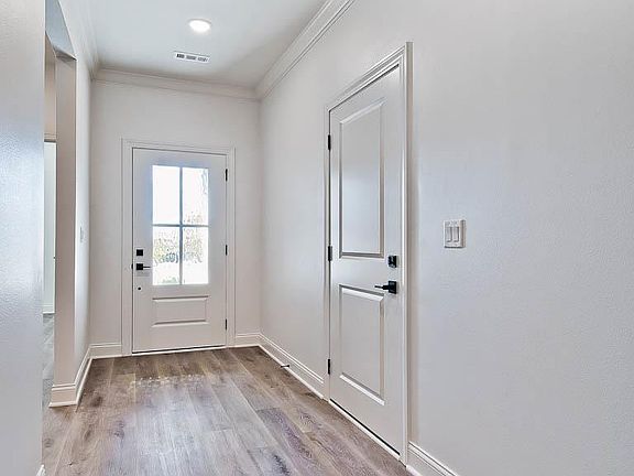 3rd image of 1027 Nottington St