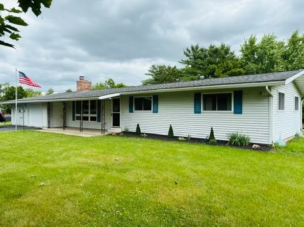 N6304 Hillcrest Rd, Pardeeville, WI 53954