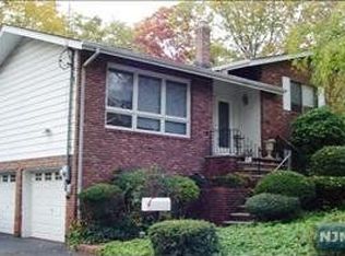 10 Snyder Rd, Englewood Cliffs, NJ 07632