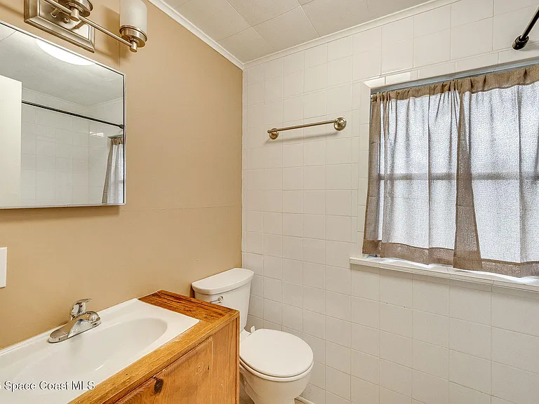 108 Avenue D E — Photo 22