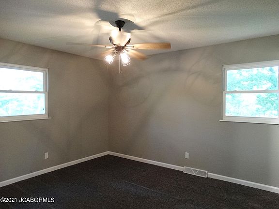 5th image of 5024 Woodhaven Dr