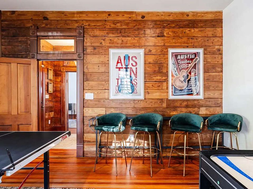 Building's Lounge