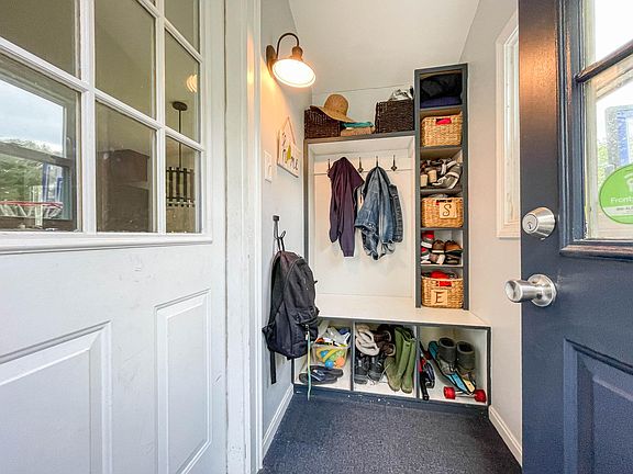 4th image of 60 Brook Rd