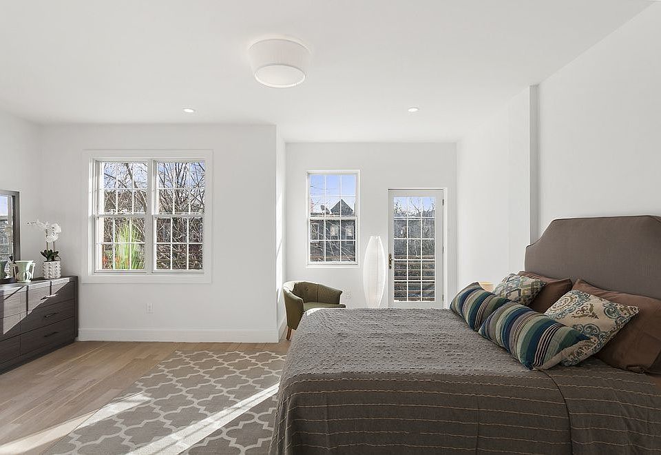 1st image of 476 Hancock St #2A