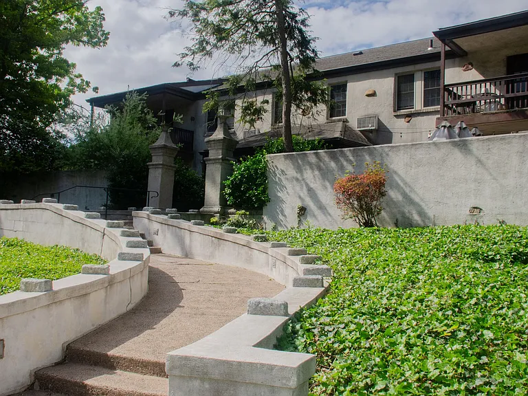 16 W Montgomery Ave — Photo 1