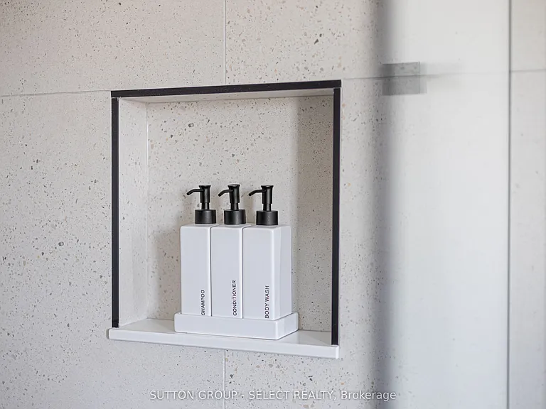 233 Upper Queen St #6 — Photo 28