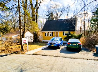 85 Mase Rd, Lake Hopatcong, NJ 07849